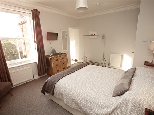 Double Bedroom with En-Suite Shower Room, Flat Screen T.V. and I-Pod docking station